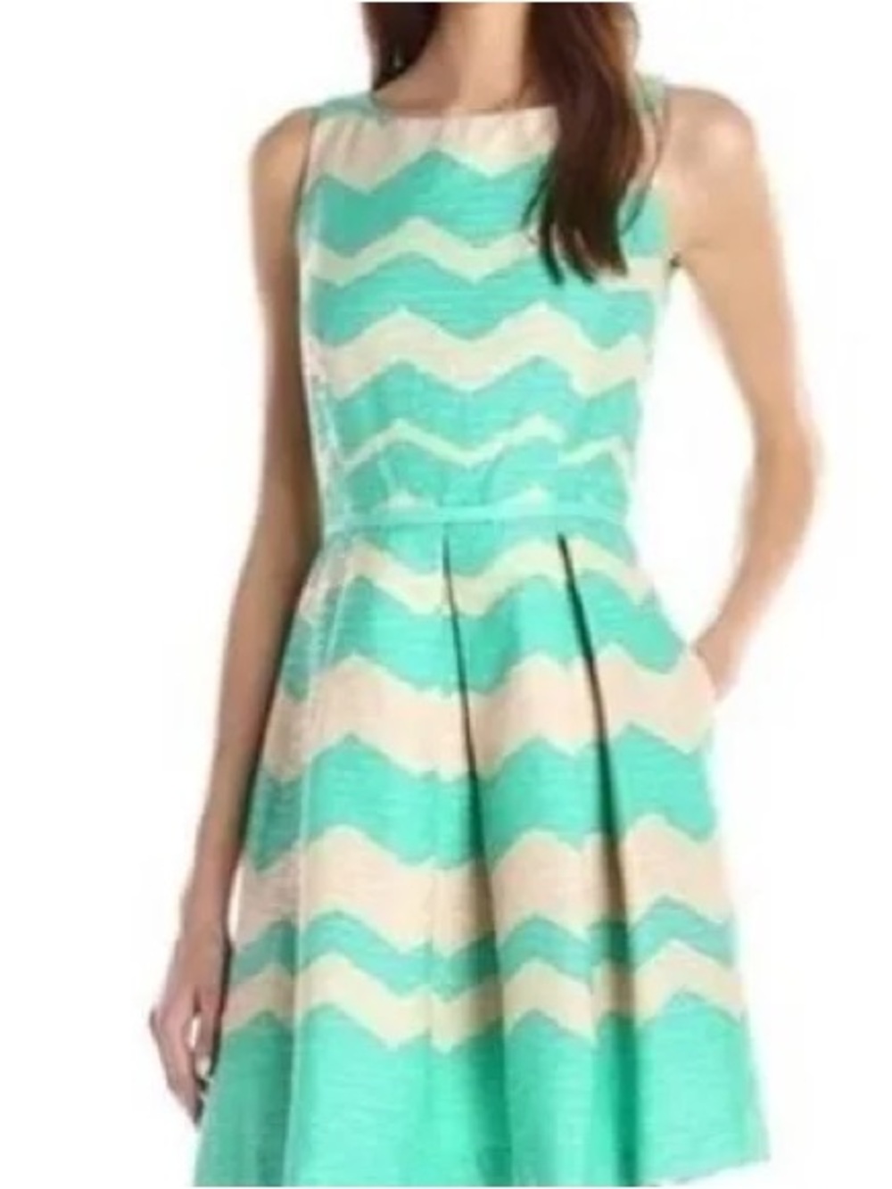 ❤️❤️Super cute dress. Be the envy of your office